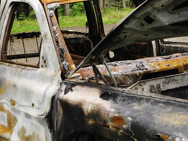 ruggine grunge bruciato auto - vehicle door vintage car collectors car sedan foto e immagini stock