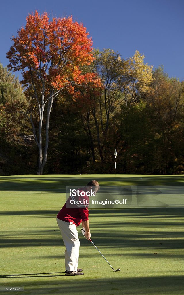 Con un golfista preparar su imagen de un hermoso día de otoño. - Foto de stock de Golf libre de derechos