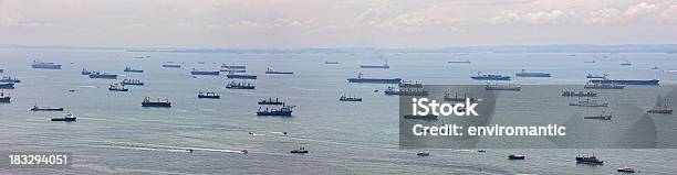 Schiffe Ankern In Singapurs Harbour Stockfoto und mehr Bilder von Behälter - Behälter, Container, Farbbild