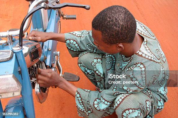 旅先でも - オートバイのストックフォトや画像を多数ご用意 - オートバイ, アフリカ民族, アフリカ