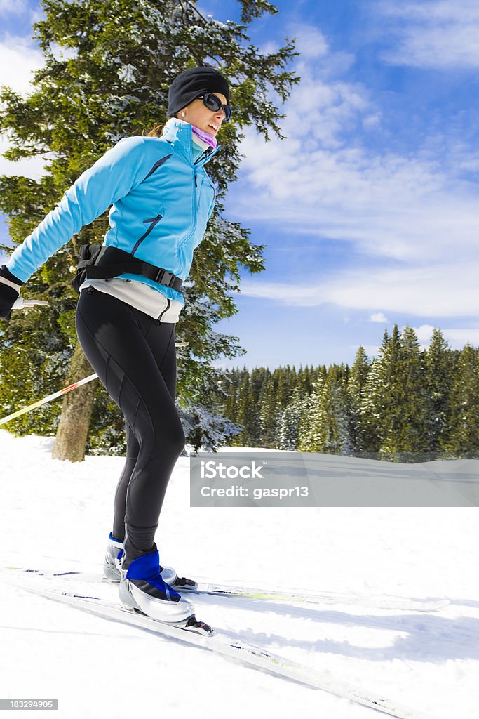 Лыжный кросс-скейтерский стиль - Стоковые фото Активный образ жизни роялти-фри