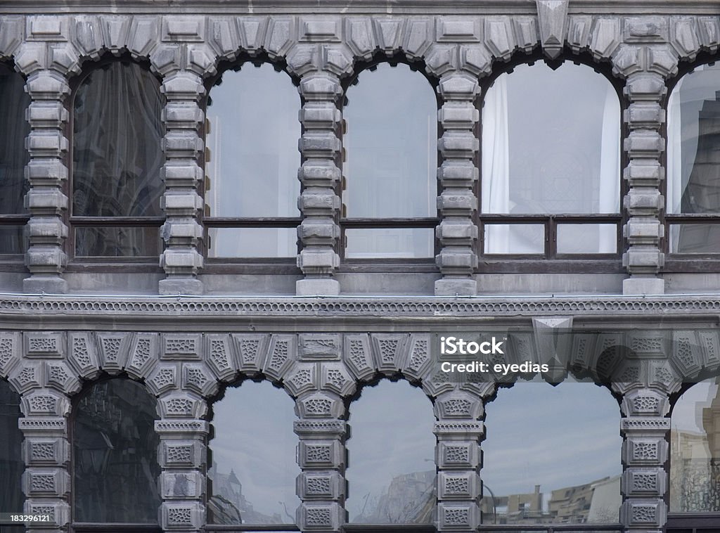 Finestre ad arco - Foto stock royalty-free di Architettura