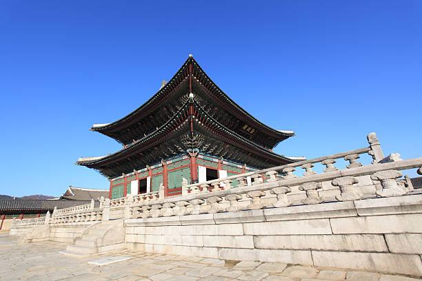 istock Gyeongbokgung palace 183296139