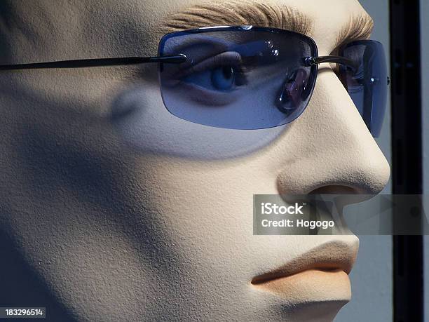 Fresco Óculos De Sol Simulação Homem - Fotografias de stock e mais imagens de Adulto - Adulto, Armazém, Artificial
