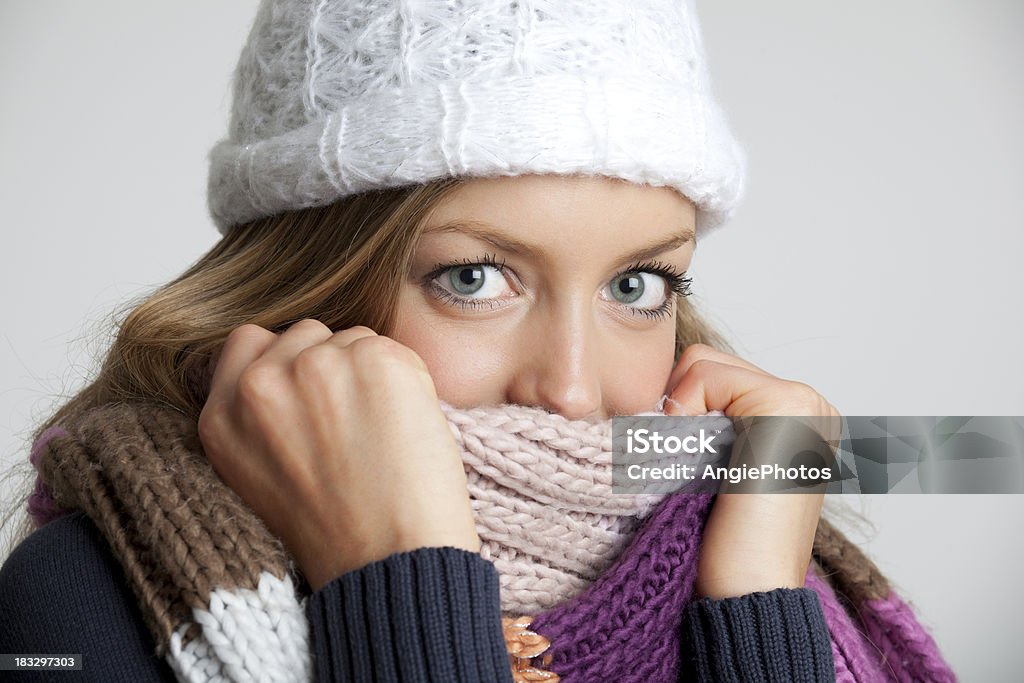 Frío invierno - Foto de stock de Mujeres libre de derechos