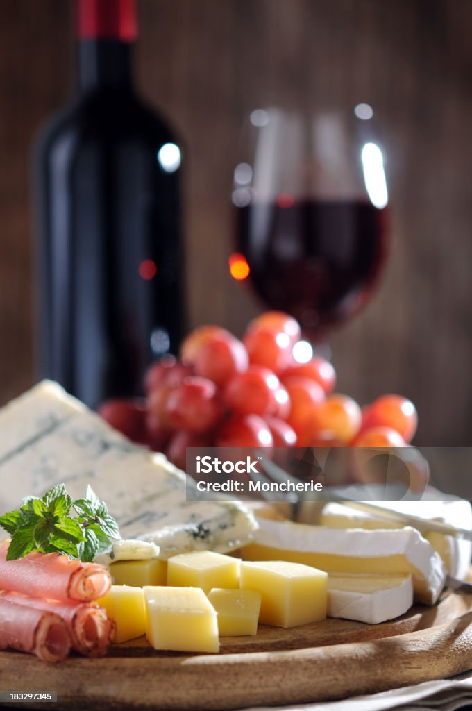 Käse und Wein - Lizenzfrei Alkoholisches Getränk Stock-Foto