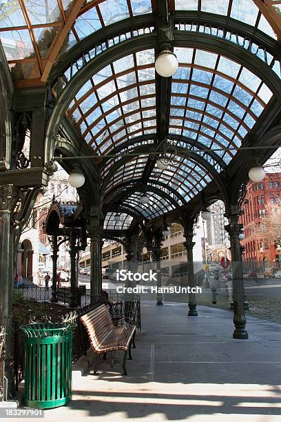 Przejście W Pioneer Square - zdjęcia stockowe i więcej obrazów Seattle - Seattle, Ulica, Fotografika