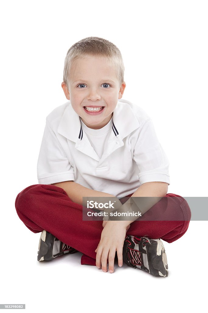 Mignon petit garçon souriant - Photo de 4-5 ans libre de droits