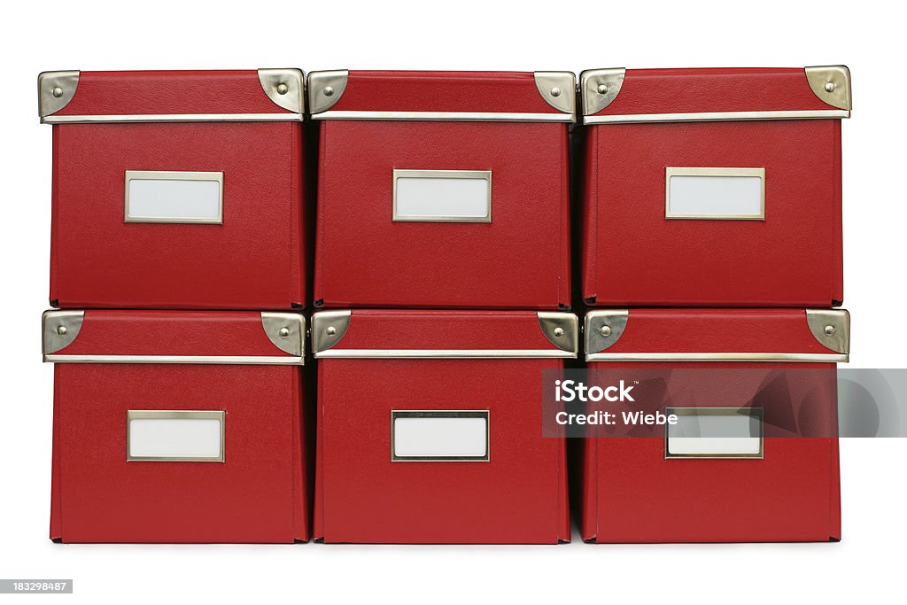 Sei caselle rosse con angoli in metallo - Foto stock royalty-free di Numero 6