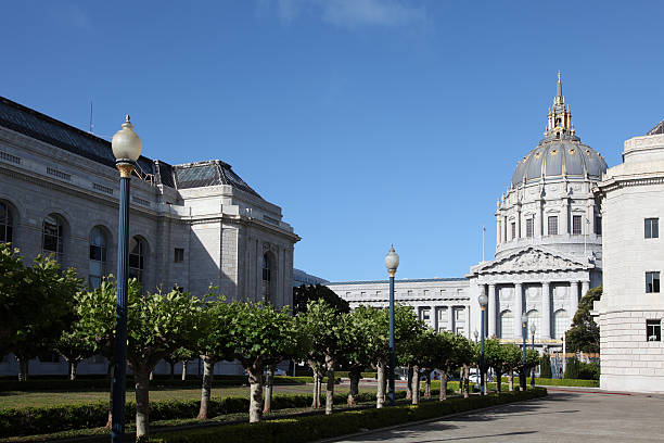 istock San Francisco City Hall 183298673