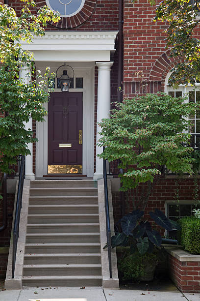 istock House Entranceway 183298759