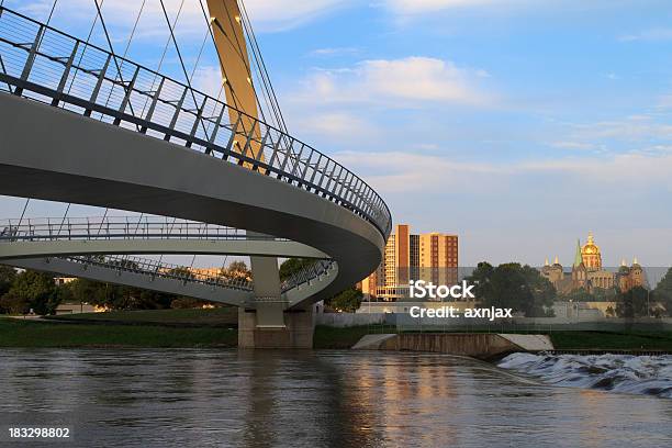 Des Moines Bridge - Fotografie stock e altre immagini di Des Moines - Des Moines, Iowa, Ponte