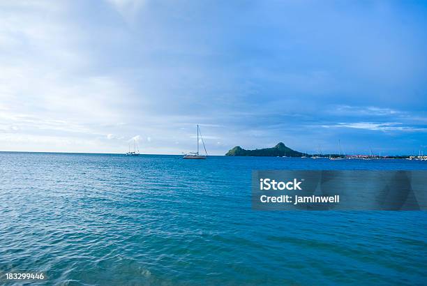 Schöne Meer Und Die Insel Stockfoto und mehr Bilder von Insel Gros Islet - Insel Gros Islet, Brackwasser, Bucht