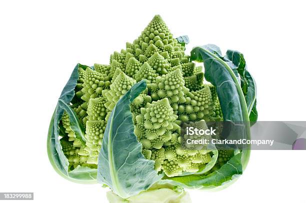 Coliflor Brécol Aislado En Blanco Foto de stock y más banco de imágenes de Alimento - Alimento, Brécol, Col