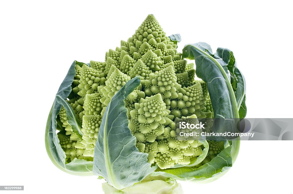 Romanesco ブロッコリ絶縁アゲインストホワイトます。 - おやつのロイヤリティフリーストックフォト