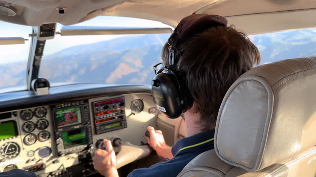 Piloting a single-engine propeller plane