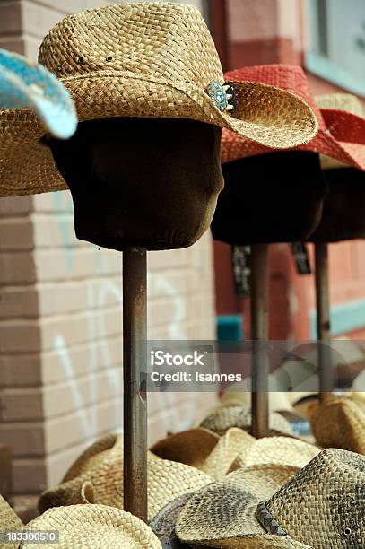 Hut Auf Schaufensterpuppe Stockfoto und mehr Bilder von Blau - Blau, Bunt - Farbton, Cowboyhut