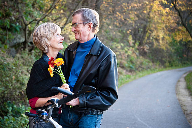 istock Beautiful Senior Couple Outside 183300648