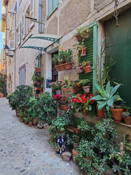 Picturesque center of the village of Biot in the South of France Biot, France - December 4, 2023: Picturesque center of the village of Biot in the South of France biot stock pictures, royalty-free photos & images