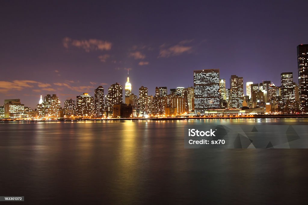 NYC 스카이라인 야간에만 - 로열티 프리 0명 스톡 사진