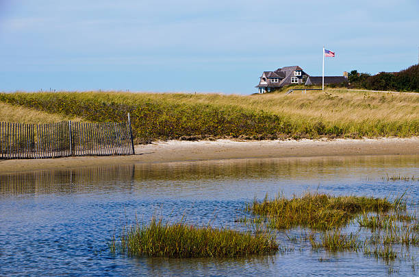 istock Old House in the Dunes 183301376