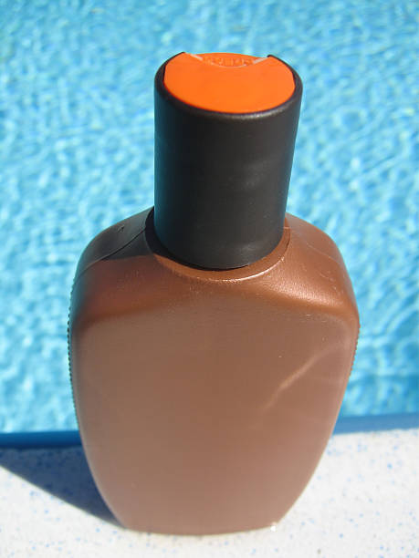 istock Bottle Of Suntan Lotion 183302446