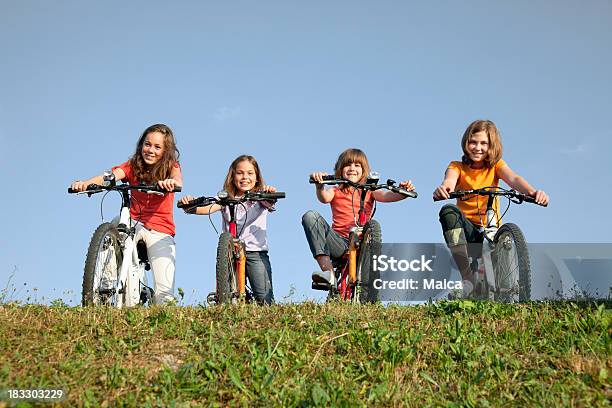 自転車ギャング用 - 子供のストックフォトや画像を多数ご用意 - 子供, マウンテンバイキング, サイクリング