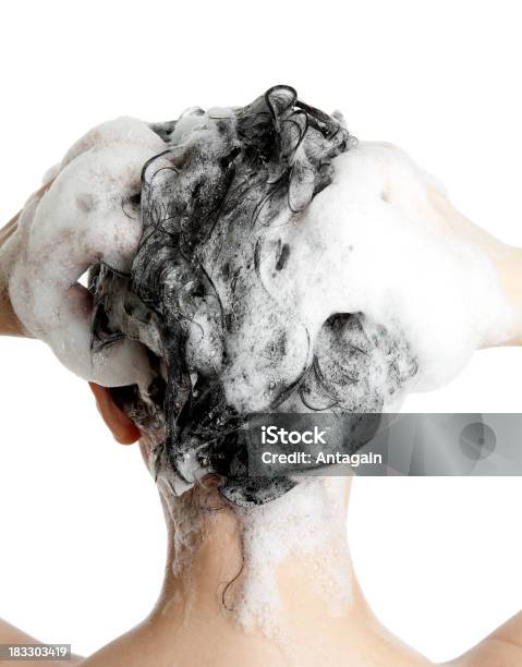 Photo libre de droit de Shampoing banque d'images et plus d'images libres de droit de Se laver les cheveux - Se laver les cheveux, Femmes, Mousse de savon