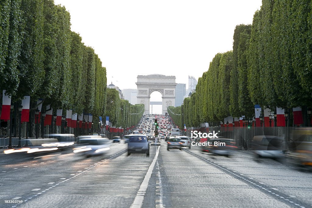 Avenue des Champs-Élysées et de l'Arc de Triomphe, à Paris, France - Photo de Fête du 14 juillet libre de droits