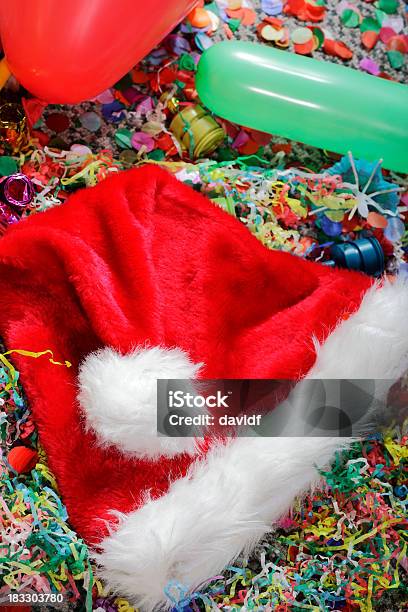 Natal Festa Confusão - Fotografias de stock e mais imagens de Apito - Objeto manufaturado - Apito - Objeto manufaturado, Balão - Enfeite, Bombinha de Festa