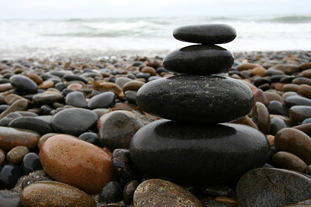 praia de pedras, empilhados - stacking stone rock full imagens e fotografias de stock