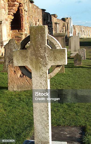 St Andrews Cruz - Fotografias de stock e mais imagens de Agoirento - Agoirento, Catolicismo, Cemitério