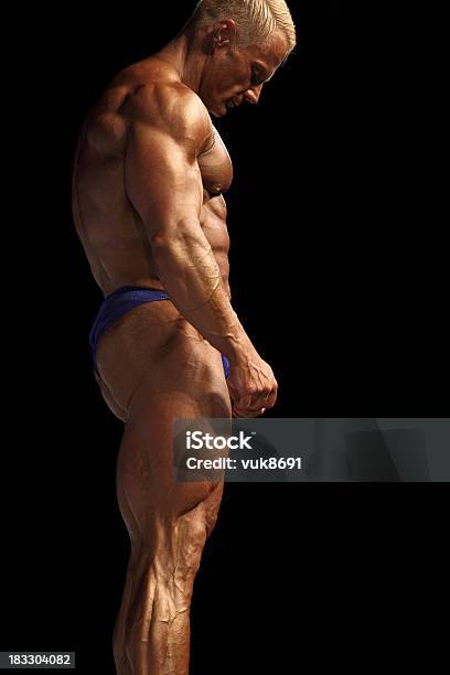 Foto de Bodybuilder e mais fotos de stock de Abdome - Abdome, Abdômen Humano, Adulto