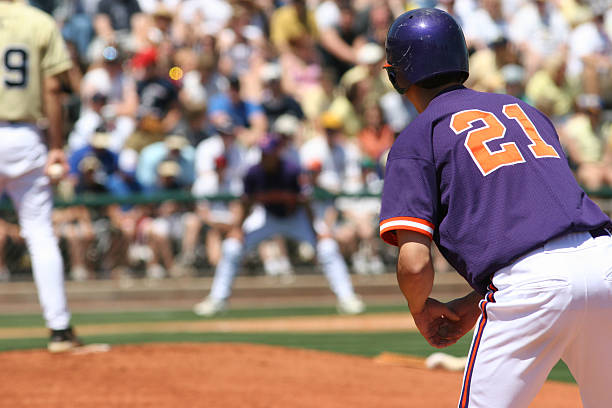 670+ Coureur De Base Photos, taleaux et images libre de droits iStock