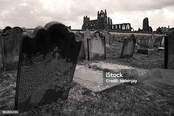 Abbazia Di Whitby - Fotografie stock e altre immagini di Abbazia - Abbazia, Chiesa, Whitby - Inghilterra