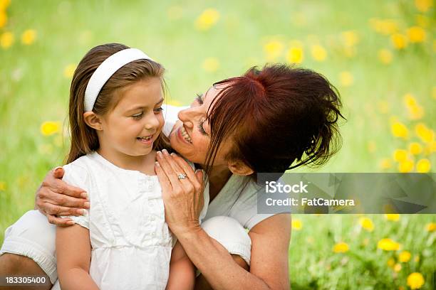 Bonding 가족에 대한 스톡 사진 및 기타 이미지 - 가족, 건강한 생활방식, 꽃-식물