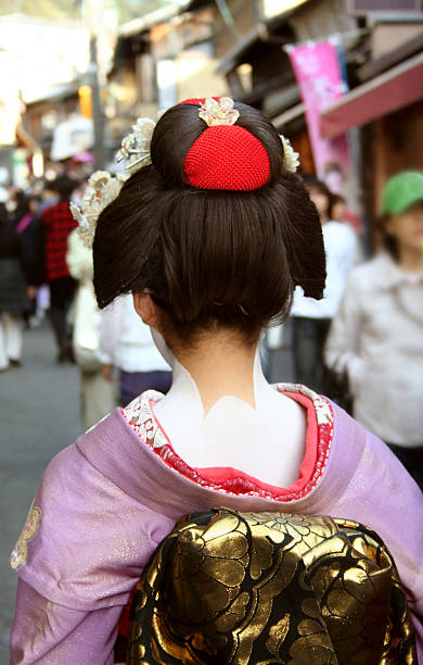 istock Japanese Geisha 183305434