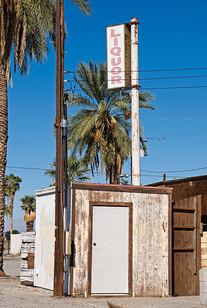 istock Liquor shack in southern California 183313068