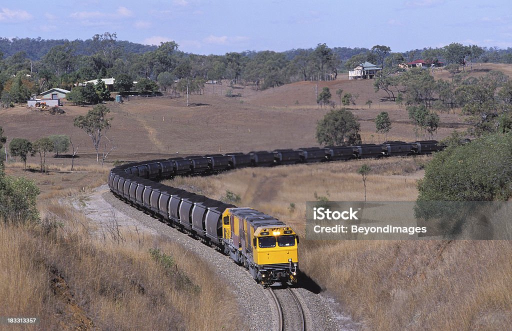 Inny trainload z czarnego węgla - Zbiór zdjęć royalty-free (Kolej towarowa)