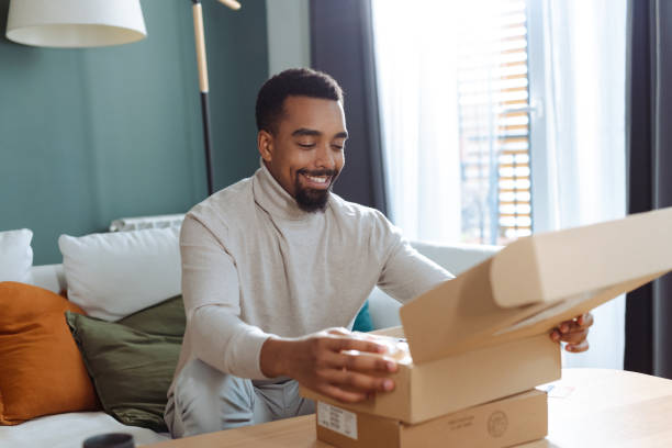 istock The delivery finally arrived 1833153276