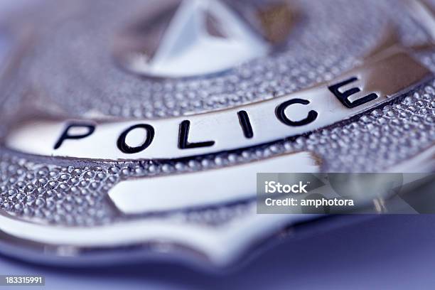 Distintivo Della Polizia - Fotografie stock e altre immagini di Distintivo della polizia - Distintivo della polizia, Forze di polizia, Close-up