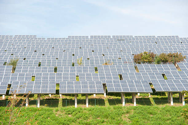 solarpark solarpanels - alternative engery - fotografias e filmes do acervo