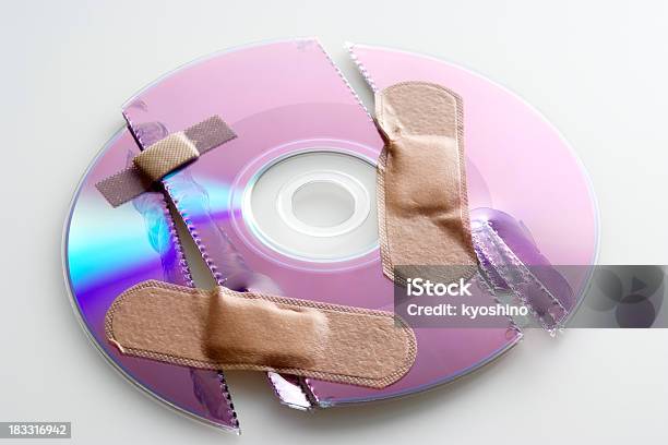 絶縁ショットのパッチ Cd Dvd に白背景 - CD-ROMのストックフォトや画像を多数ご用意 - CD-ROM, DVD, ひらめき