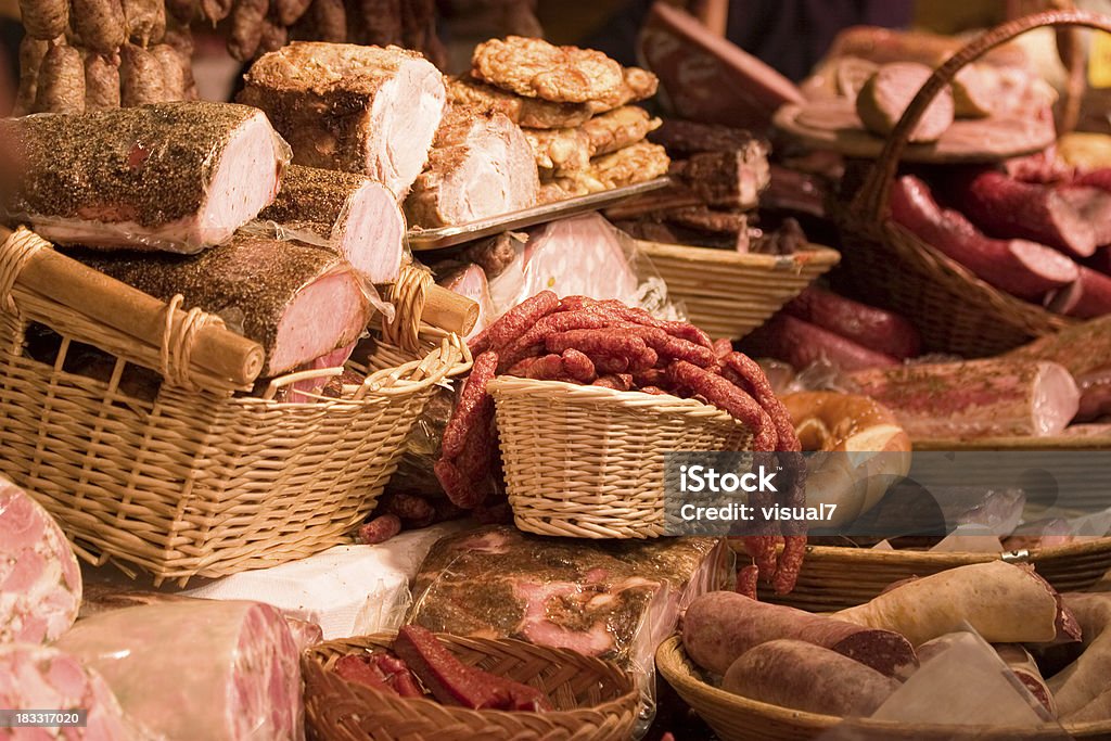 Беконом, ветчиной и сосисок - Стоковые фото Мясо роялти-фри