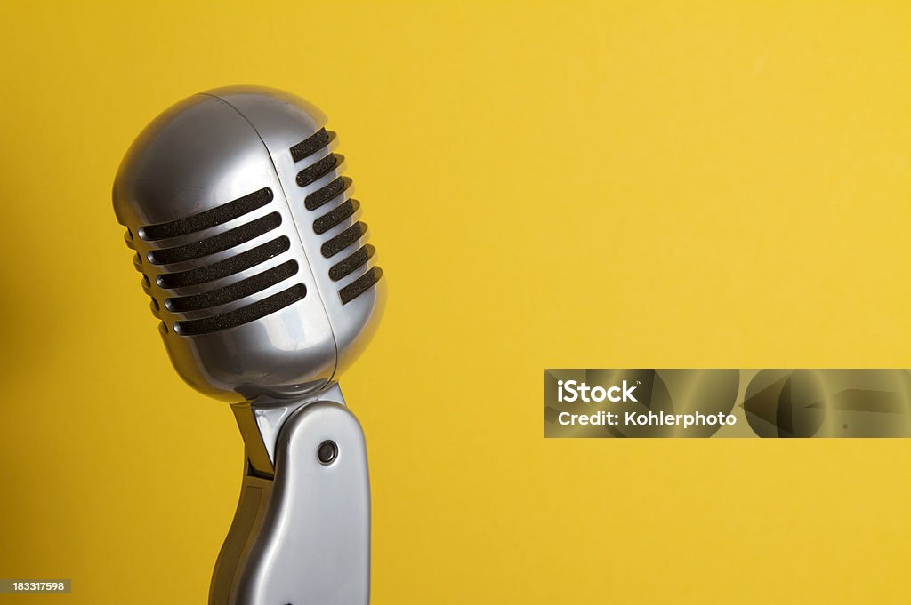 Retro micrófono - Foto de stock de Podcasting libre de derechos