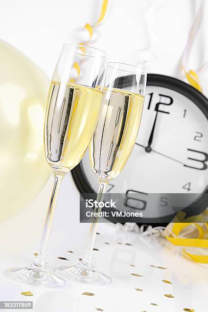 Capodanno Champagne Celebrazione - Fotografie stock e altre immagini di Alchol - Alchol, Bicchiere, Brindisi - Evento festivo