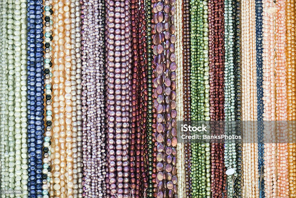 Stringa di perline in Craft Fair - Foto stock royalty-free di In fila