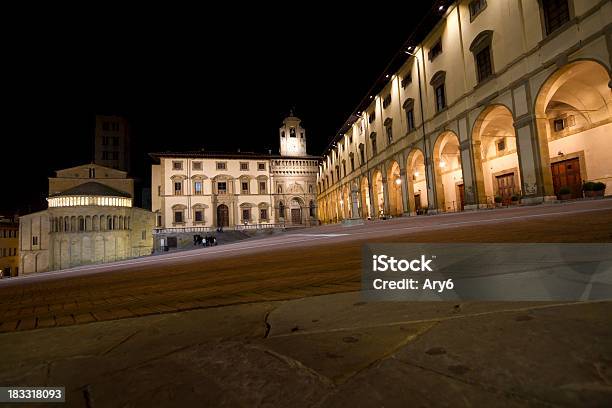 Photo libre de droit de Arezzo Par Nuit Piazza Grande Toscane Italie banque d'images et plus d'images libres de droit de Architecture - Architecture, Arezzo, Destination de voyage