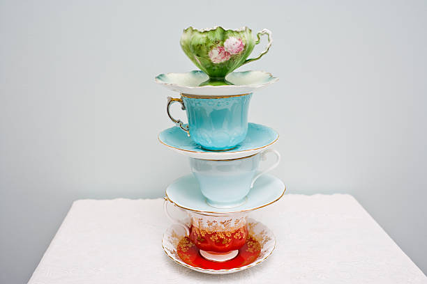 teetassen - old fashioned tea cup victorian style beauty stock-fotos und bilder