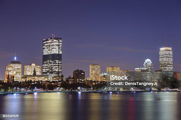 Horizonte De Boston - Fotografias de stock e mais imagens de Noite - Noite, Rio Charles, Ao Ar Livre